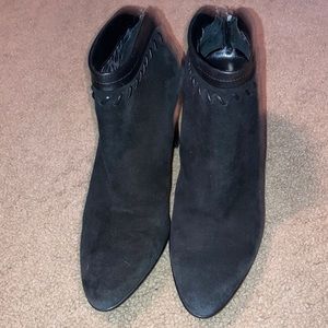 Aquatalia Calfskin Suede Lamb Leather Block Heel Ankle Boots Booties nwot